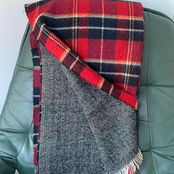 Reversible scarf - Picture 1 of 3